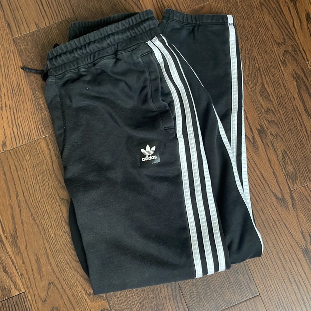 Studio stock : Adidas sweatpants in perfect condition
